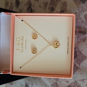 FAO SCHWARZ NECKLACE